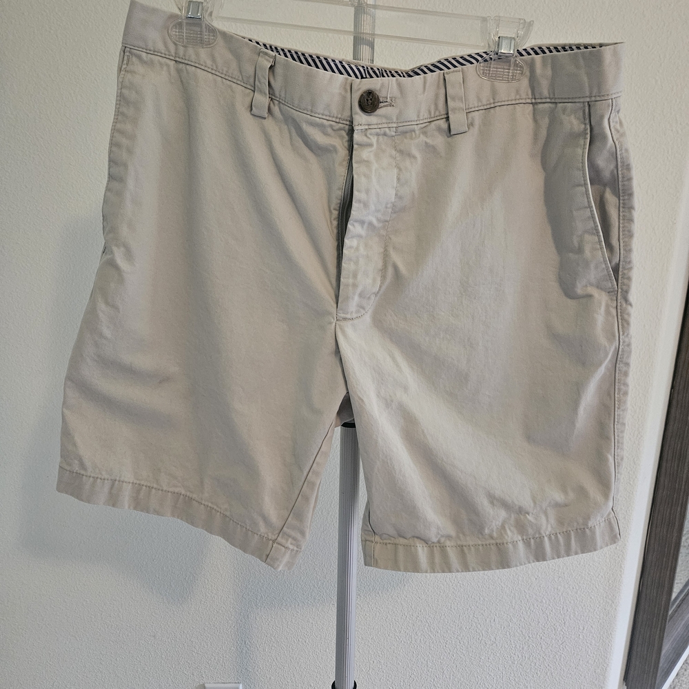 Banana Republic Men's Cream Flat Front Shorts